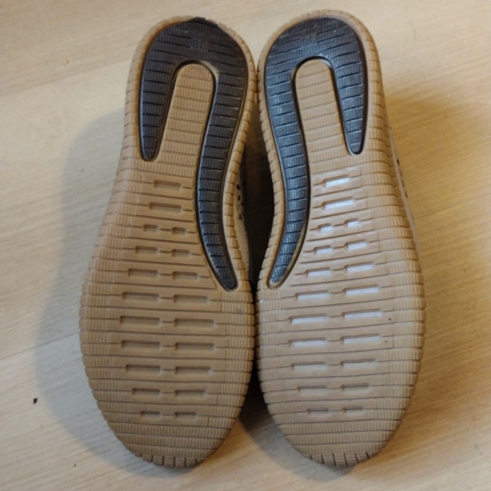 Spring Step Laser Cut Slip-Ons - image 7